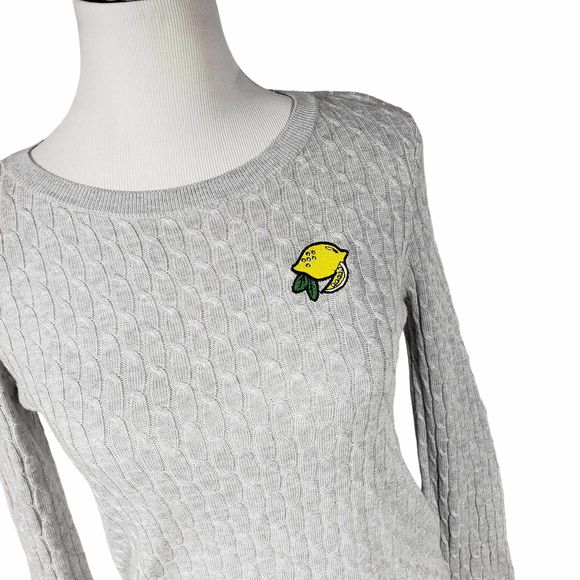 Divided by H&M Jumper Soft Cable Knit Gray Sweater w/ Lemon Applique size SMALL - Picture 2 of 8